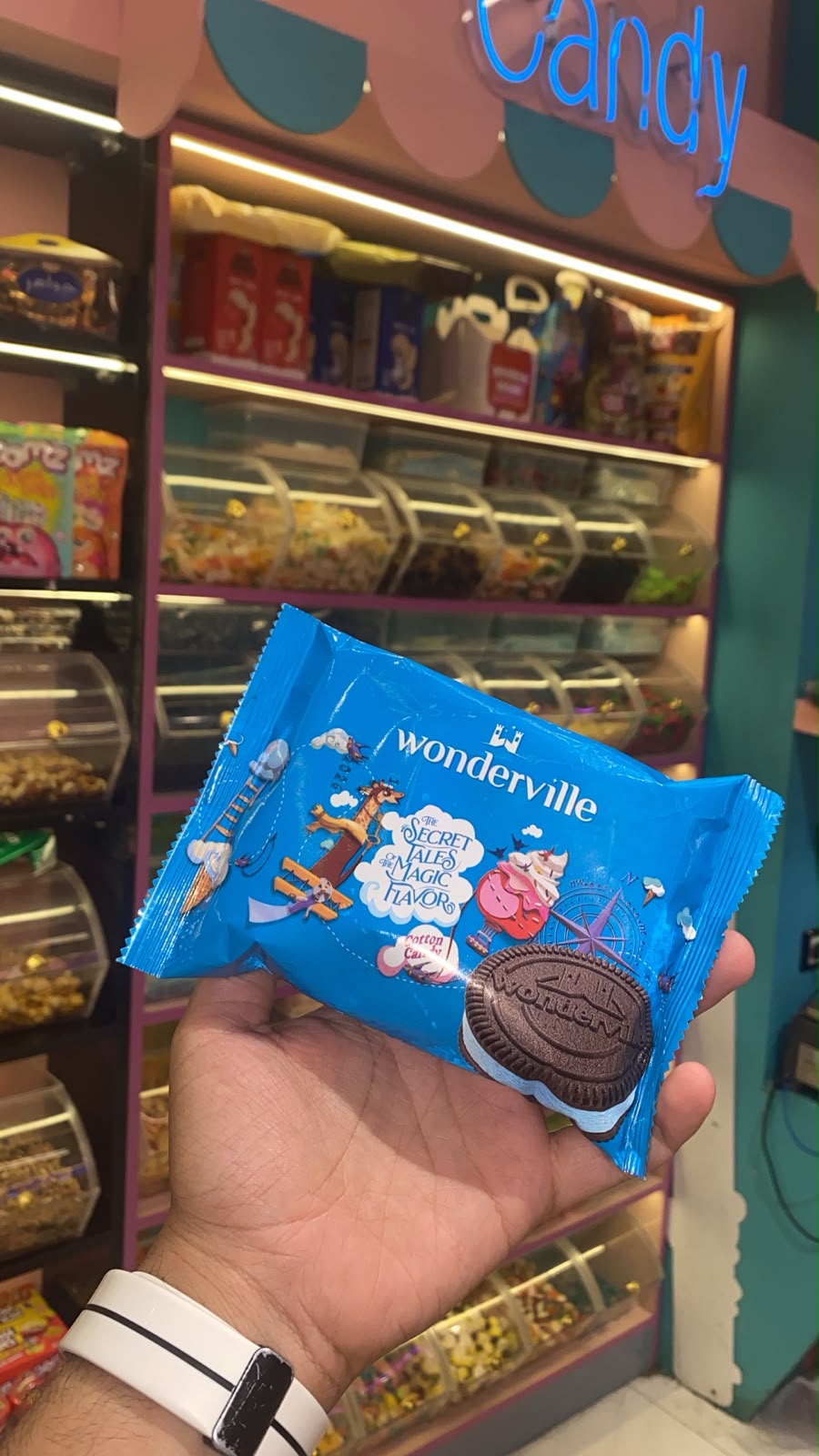 Wonderville Cotton Candy Cookie Sandwich